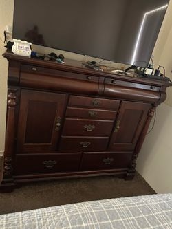Dresser