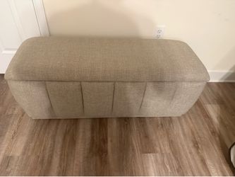 Modern Beige Upholstered Storage Bench / Ottoman – Great Condition