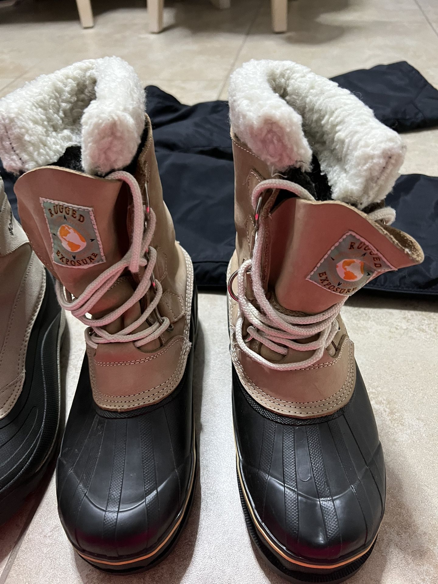 Women’s snow boots