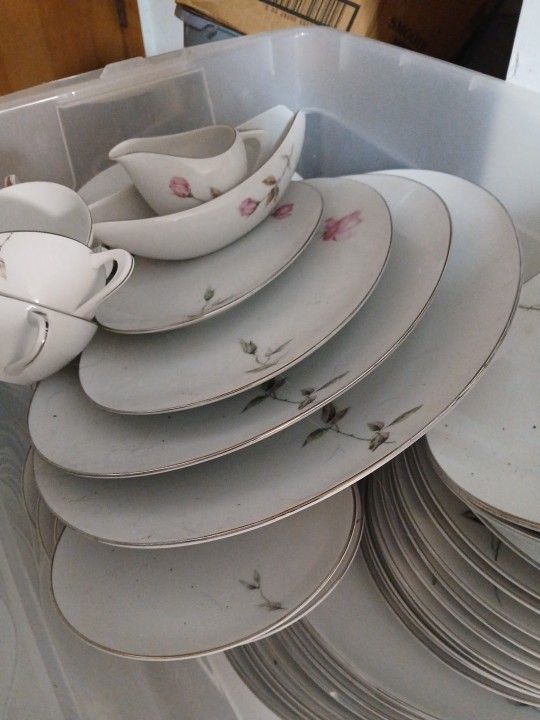 1960S Style House China about 80 pieces