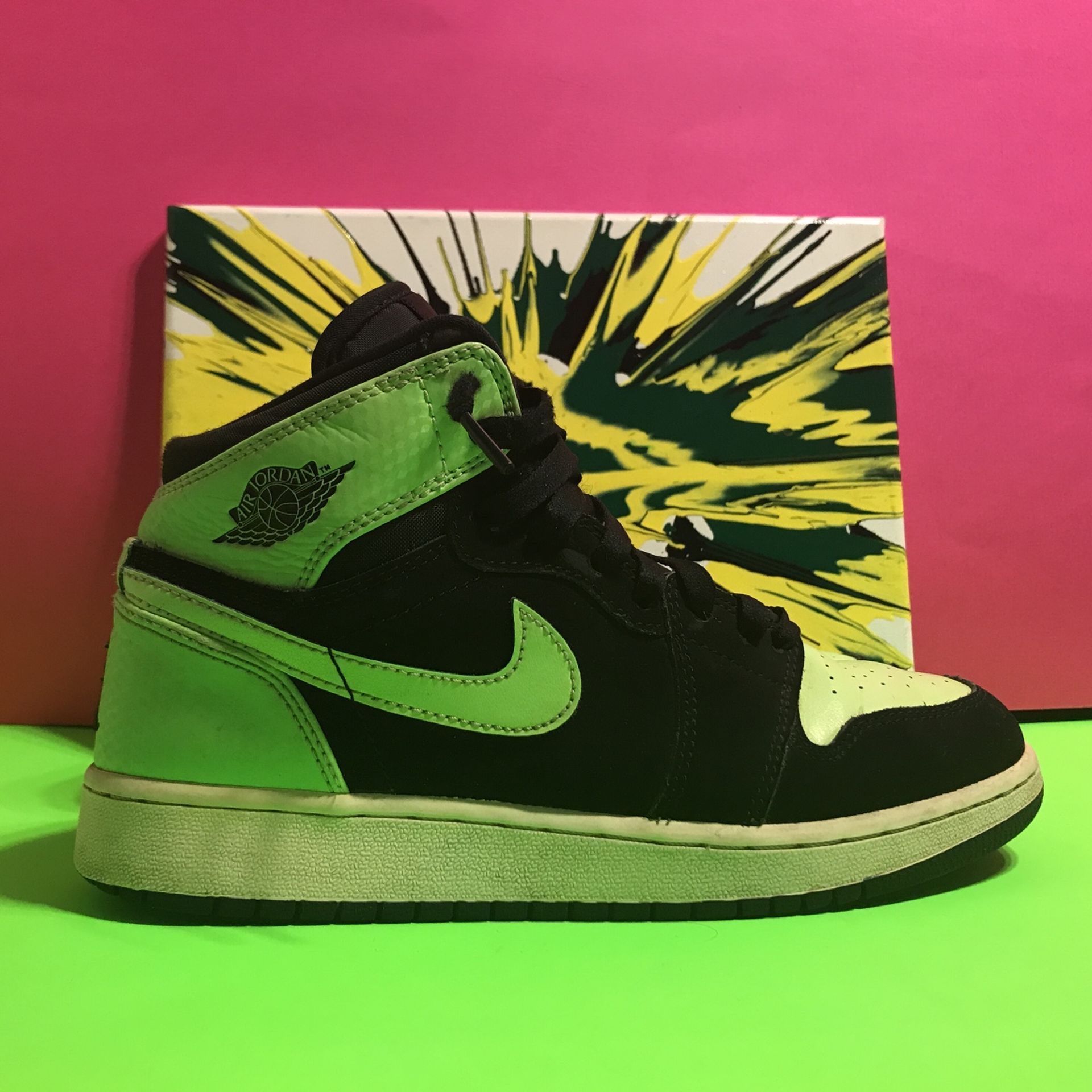 Size 1/2 Jordan Ghost Greens