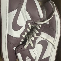 Jordan 1 Retro - Size 12 