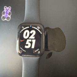 Apple Watch Series 7 45MM GPS-New Battery capacity 100%