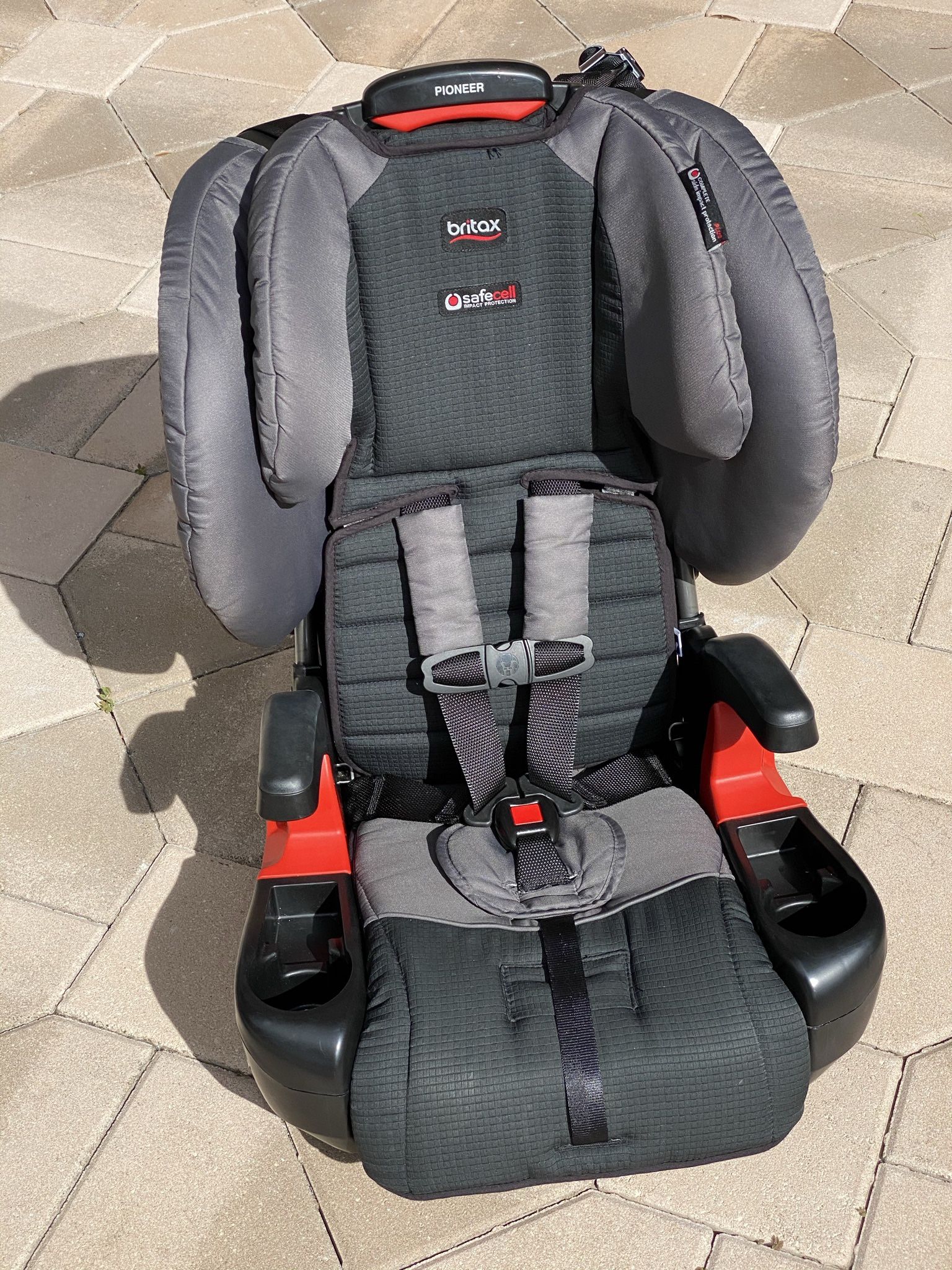 BRITAX Pioneer SafeCell in Car Seat