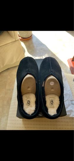 New in box Ugg suede slipper