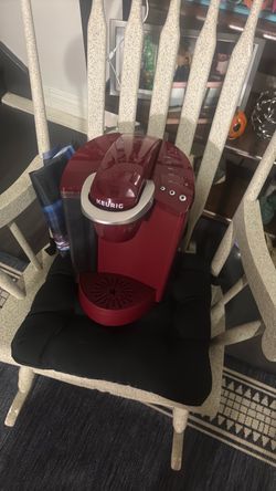 Keurig Single-Serve Coffee Maker Red like new