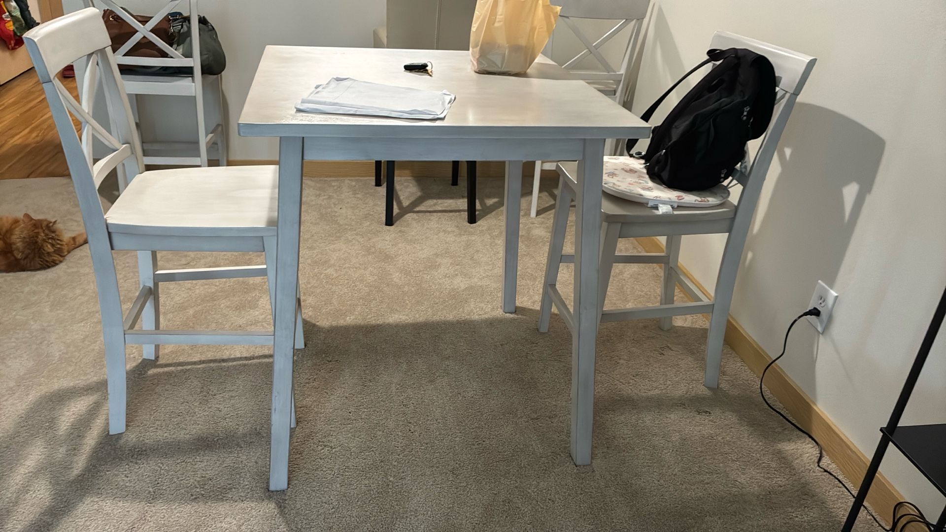 Dining Room Table And 4 Chairs. Price negotiable.