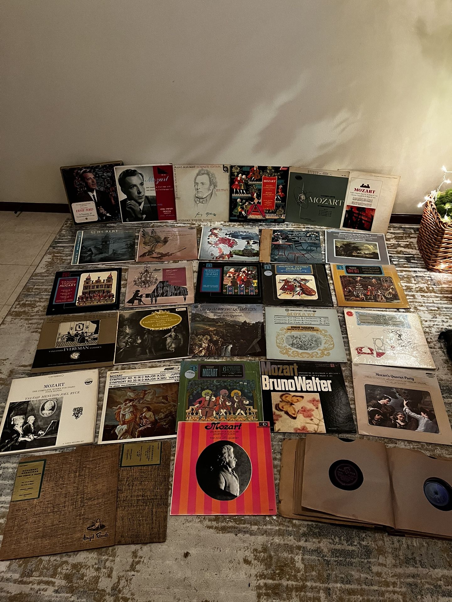 🎶 Vintage Classical Music Vinyl + RCA Victor 78rpm Binder – Mozart Collection