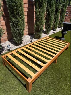 Like New Solid Wood Platform Bed Frame Twin XL
