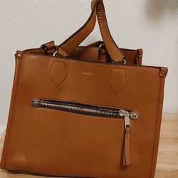 Used Purses, Aldo, Nine West, Bueno