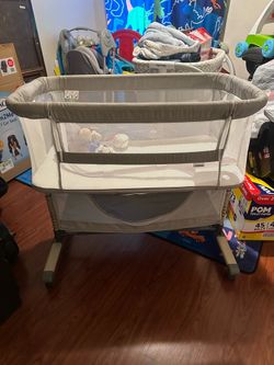 Cowiewie Bassinet Bedside Sleeper, Breathable and Adjustable, Grey