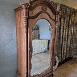 Pulaski Armoire with Mirror 