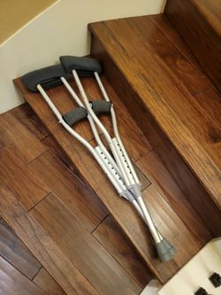 Child Crutches with Pads (Underarms and Hands)