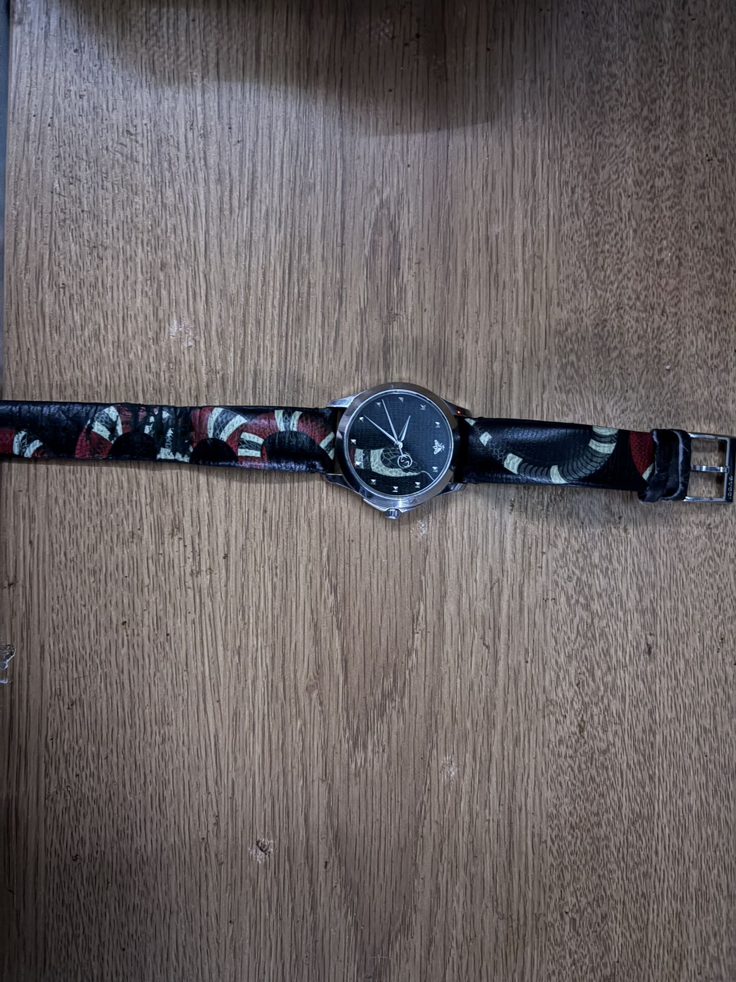 gucci snake watch