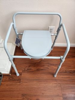 Portable toilet
