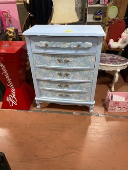 Vintage French Provincial Dresser