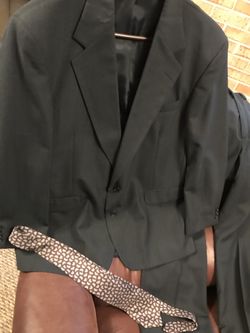 Haggar blue suit with tie