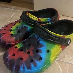 Size 8 Women’s Fleece Lined Rainbow Crocs