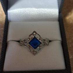 Sapphire Fashion Ring