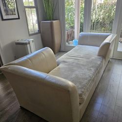 Tête-à-tête Modern Sofa