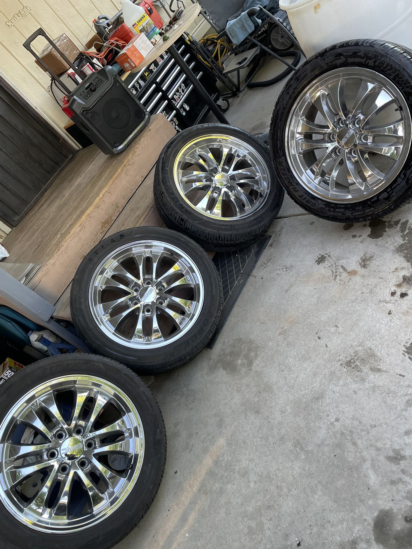 Rims With Tire