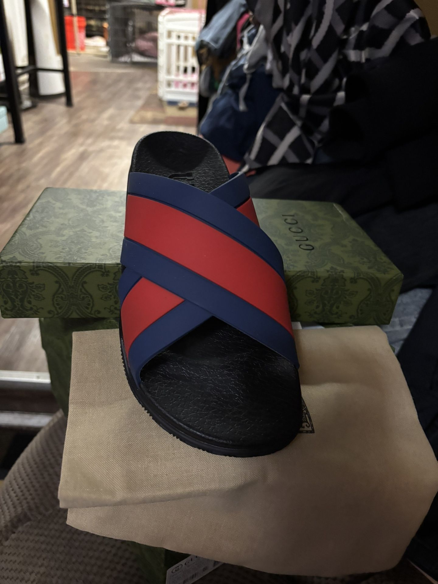Gucci Slides unisex