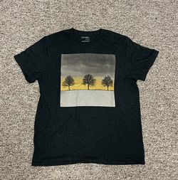 Old Navy Dark Gray T-Shirt with Tree Graphic