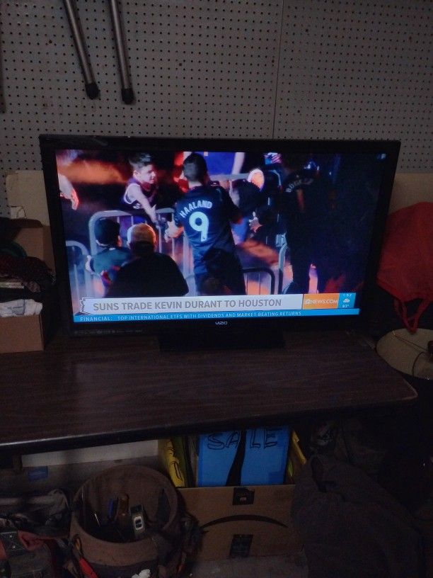 Vizio 40" Flat Screen Tv