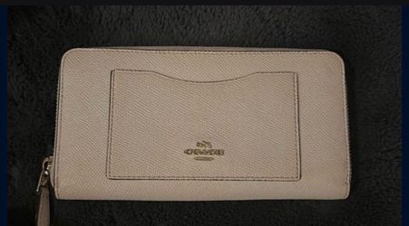 White coach wallet