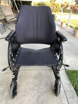 WheelChair Wheel Chair -Seat 20" extra wide, 17"deep,  21"Back cushion comfort,  Leg Risers, Foot Rest, Capacity#250 