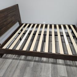 Zinus Tonja Wood Platform Bed Frame with Headboard, Mattress Foundation with Wood Slat Support - Queen - LIKE NEW