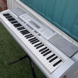  

Casio WK-200 76-Key Workstation Keyboard


