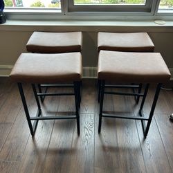 MAISON ARTS Brown Bar Stools Set of 4, Counter Height 24 Inches Saddle Stool for Kitchen, Backless Modern Barstools, Upholstered Faux Leather