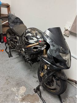 04 GSXR 750