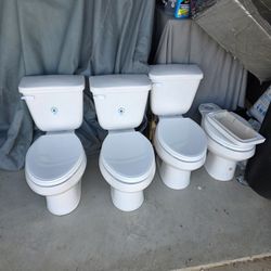 Selling 3 complete Vortens 3486 two-piece elongated toilets (tank + bowl) 