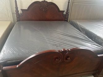 King size mattress and box spring set and bed