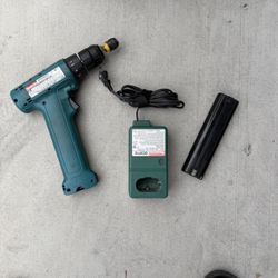 Makita Drill With Charger And Battery Works Great