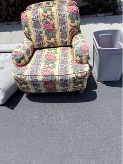 Like new large side chair