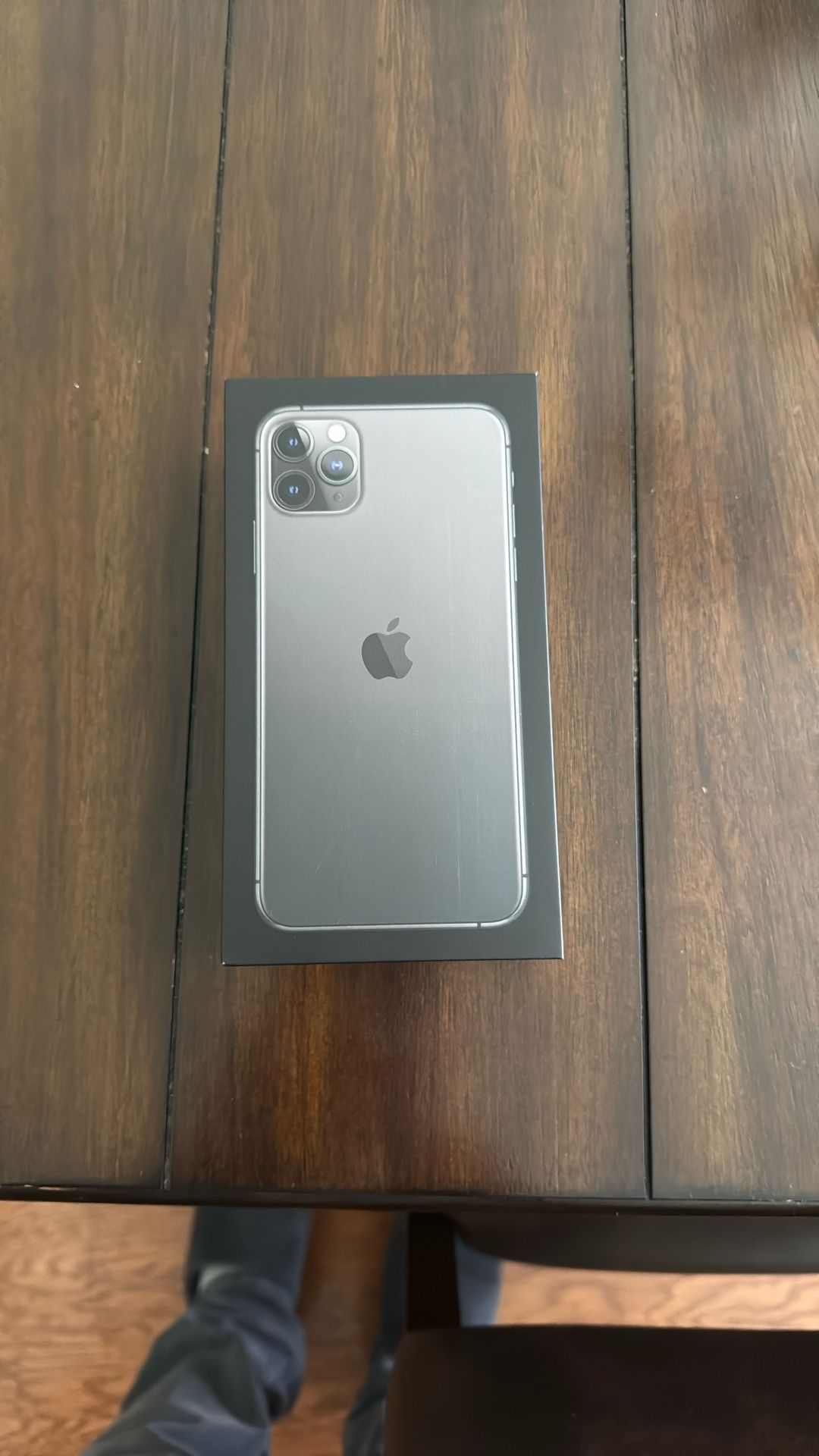 iPhone 11 Pro Max Box