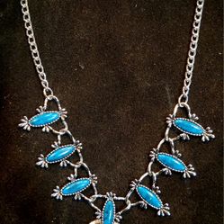 Sarah Coventry Silver And Turquoise Ladies Necklace