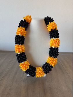 Graduation Ribbon Lei - Black and Yellow