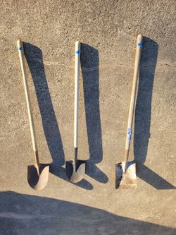 Wood Handle shovel