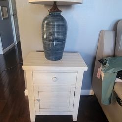 Lamp & Side Drawer