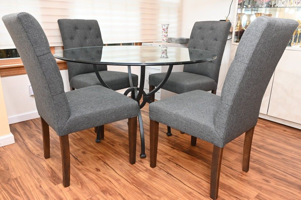 Bassett Furniture Glass Top Dining Table With 4 Upholstered Chairs