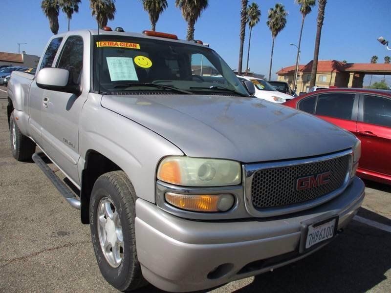 2004 GMC Sierra Denali