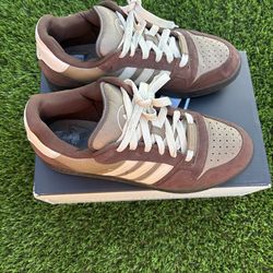 Adidas 2000s Compton st