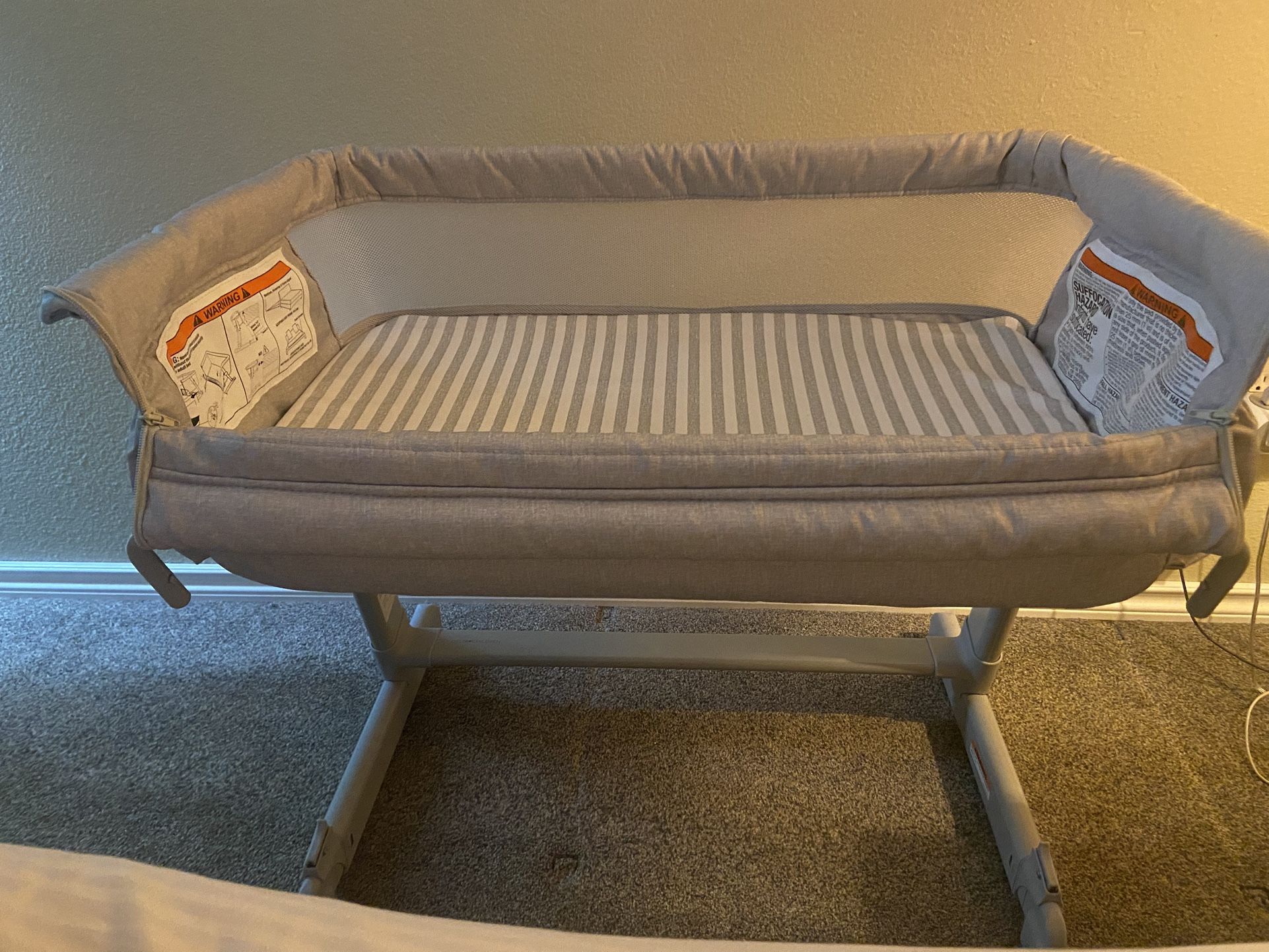 Delta Children Baby Bassinet (New)