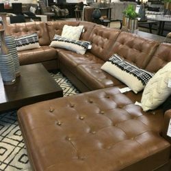 Baskove Auburn Large Leather RAF Sectional & Couch & living room set & sofa 2639