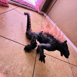 Jada Godzilla x Kong: The New Empire Heat-Ray Breath Godzilla RC, Plastic Remote Control Vehicle, Battery Powered