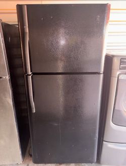 Black Kenmore Refrigerator And Freezer